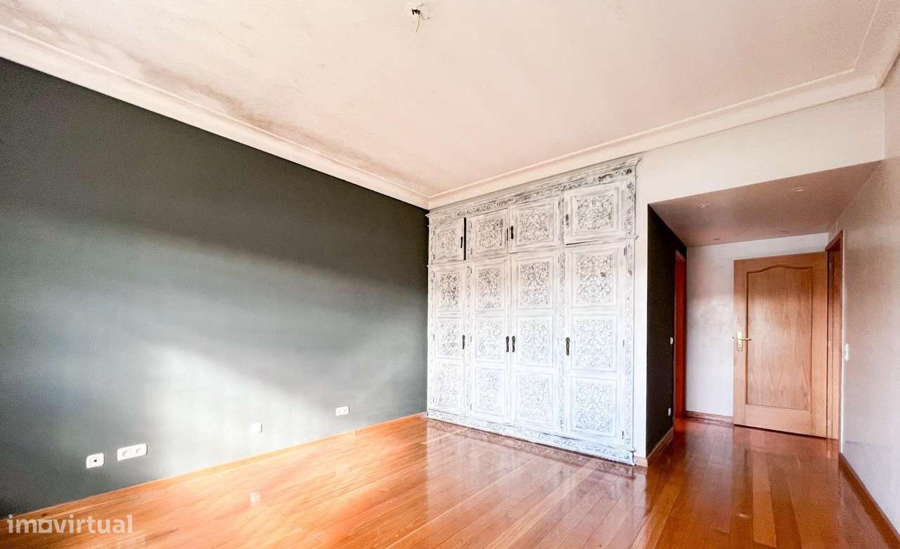 Moradia T4 à venda na Marginal-17