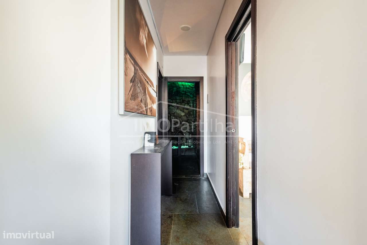 T2 c/ Projeto Aprovado em Condomínio de Prestígio com Piscina – Parede-11