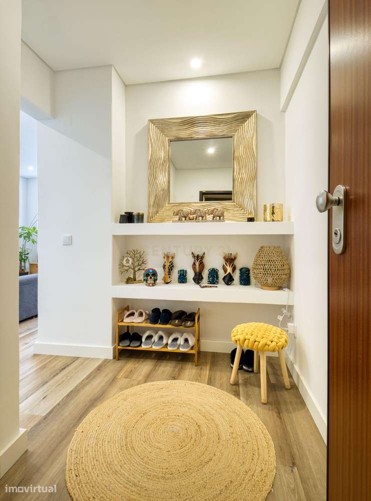 Apartamento  T1 - totalmente remodelado - Elevador-  S. António Capari-6