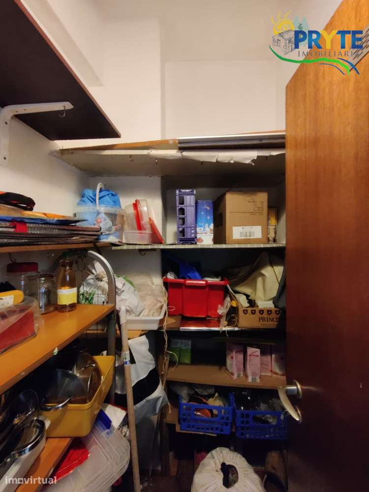 Apartamento T1+1 situado em Campolide-25