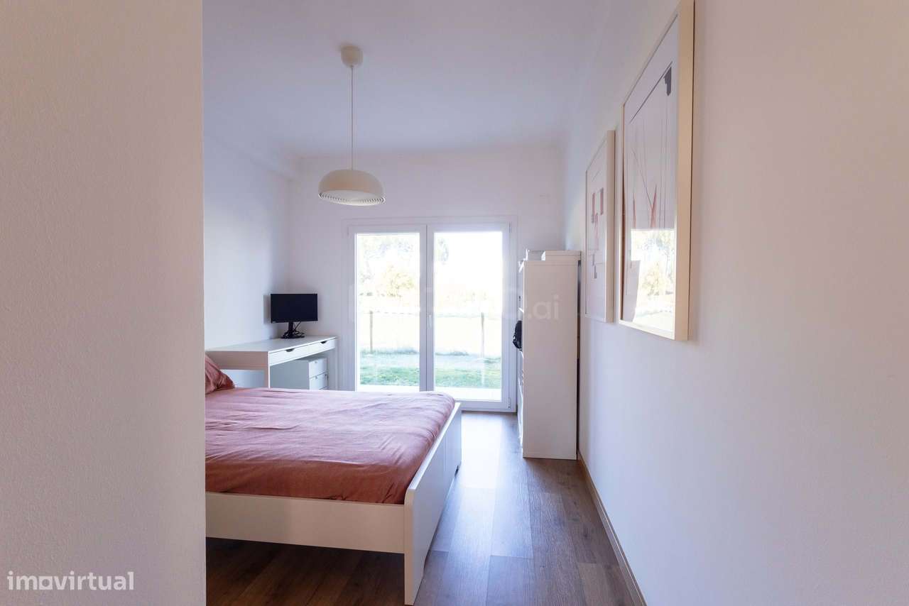 MORADIA T4 218M² EM TERRENO 1.044M² COM PISCINA EM CONDOMÍNIO GOLFE SA-35