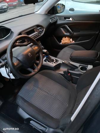 Peugeot 308 1.6 HDI FAP Active - 6