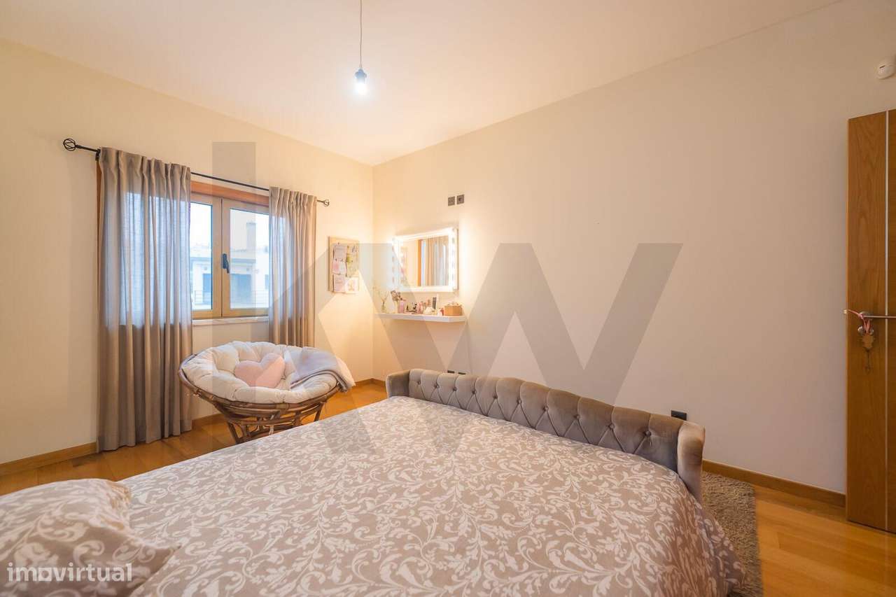 Moradia T4+1 em Agualva-Cacém – Conforto, Qualidade e Vista Desafogada-37