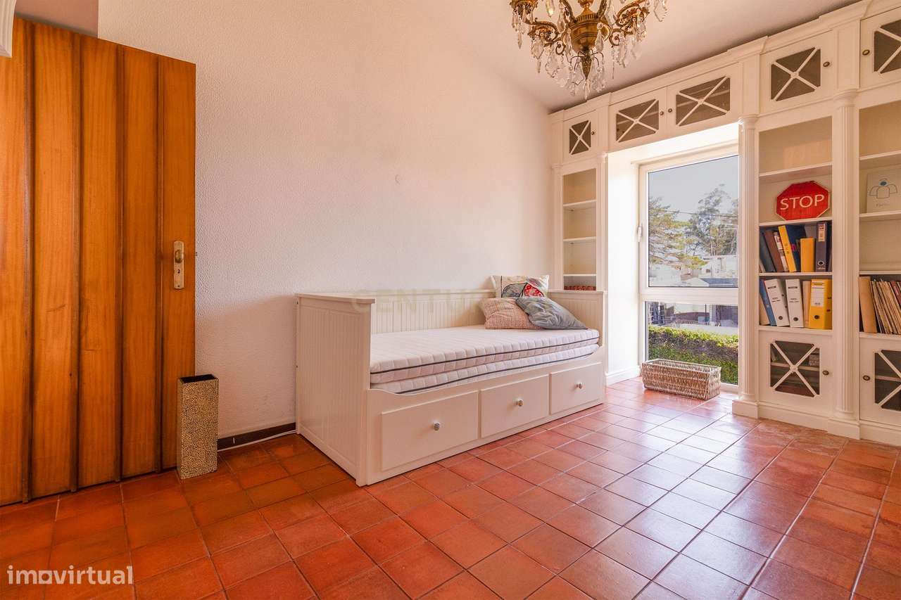 Moradia T5 com Jardim e Piscina | Albarraque – a 5 minutos da Beloura-26