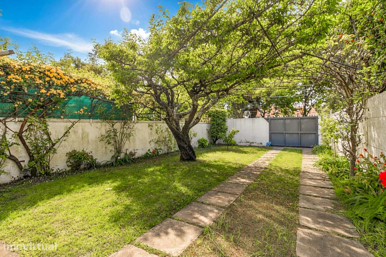Fantástica moradia T4, no centro da Maia!-8