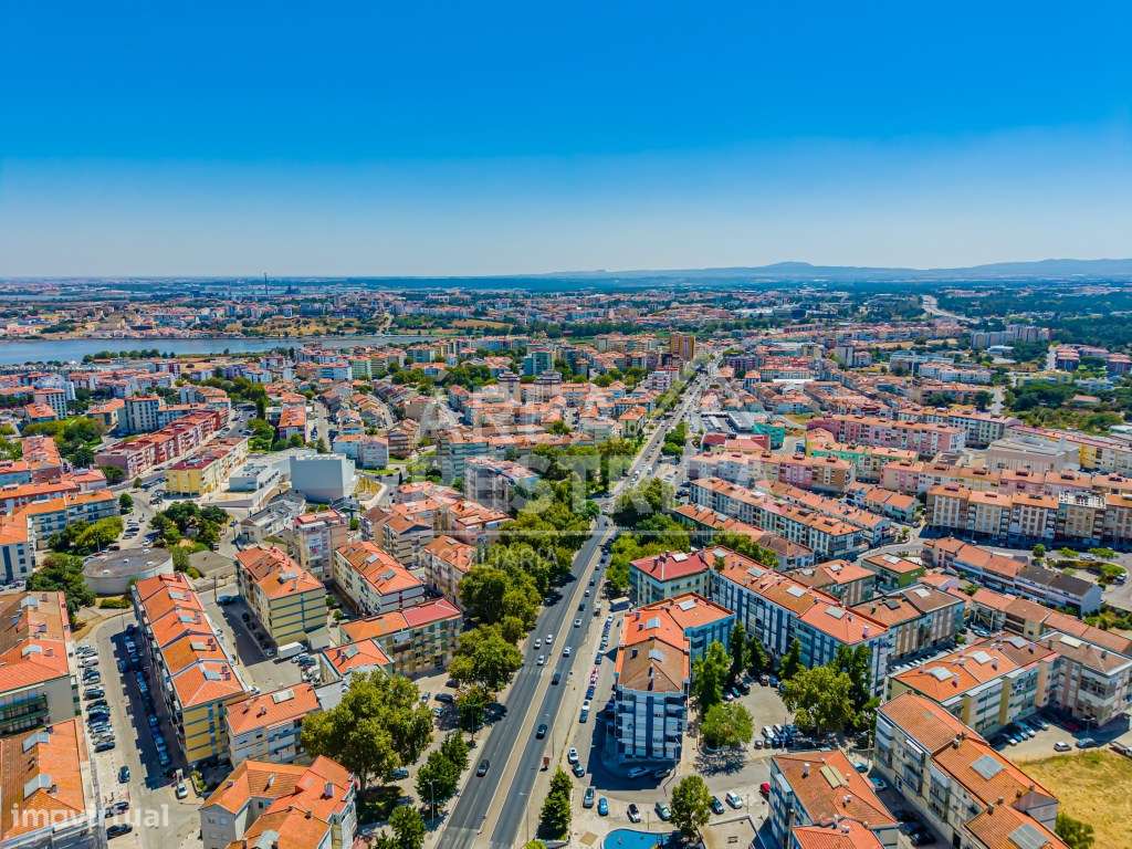 Excelente Apartamento T2 nas Paivas - Ótimo Potencial e Localização...-43