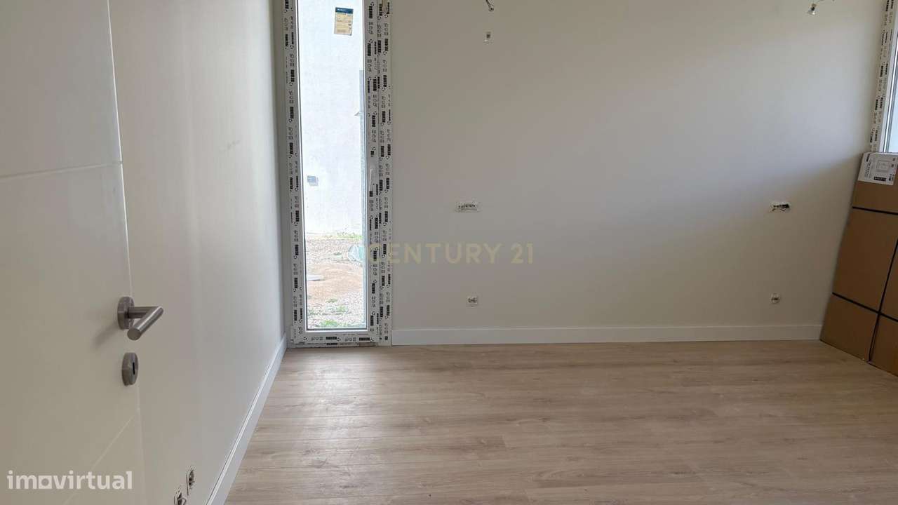 Moradia independente à venda em Famões, Odivelas-29