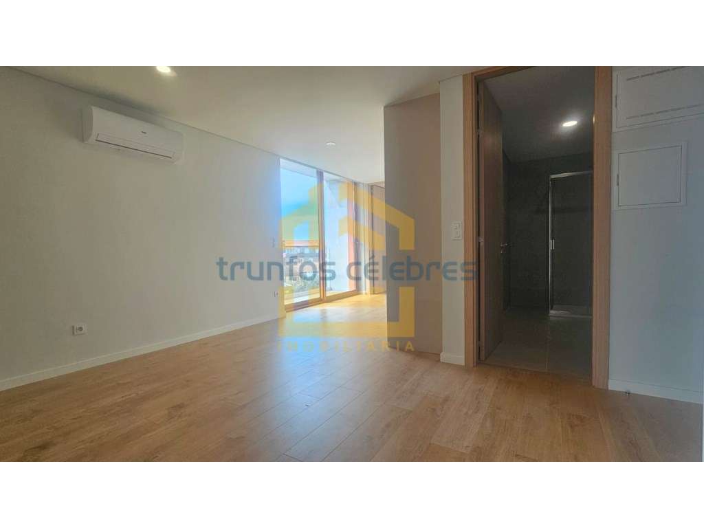 Apartamento T2 Novo | 3 º Andar | 3 Varandas | Lugar de garagem par...-3