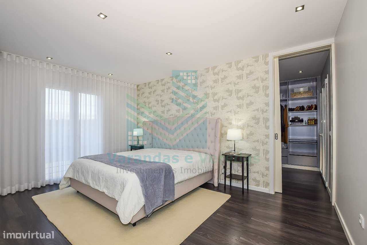 Moradia de luxo T5 com piscina e anexo-24