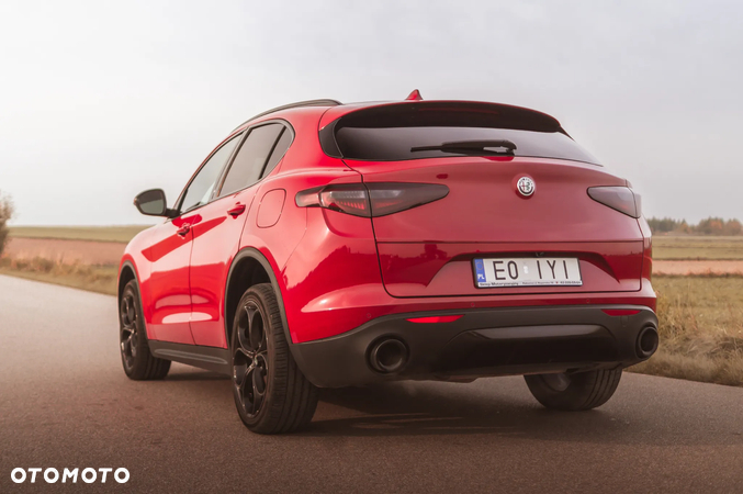 Alfa Romeo Stelvio 2.0 Turbo 16V AT8-Q4 B-Tech - 4