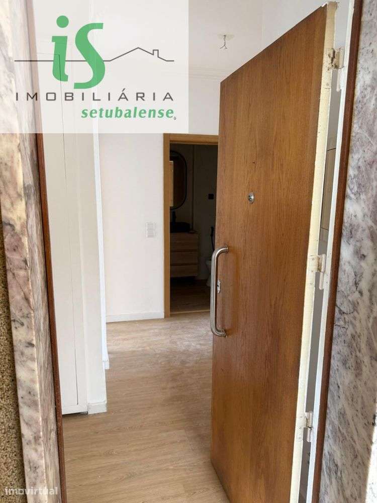 APARTAMENTO T3 NO MONTALVÃO EM SETÚBAL (3º ANDAR SEM ELEVADOR EXCEL-15