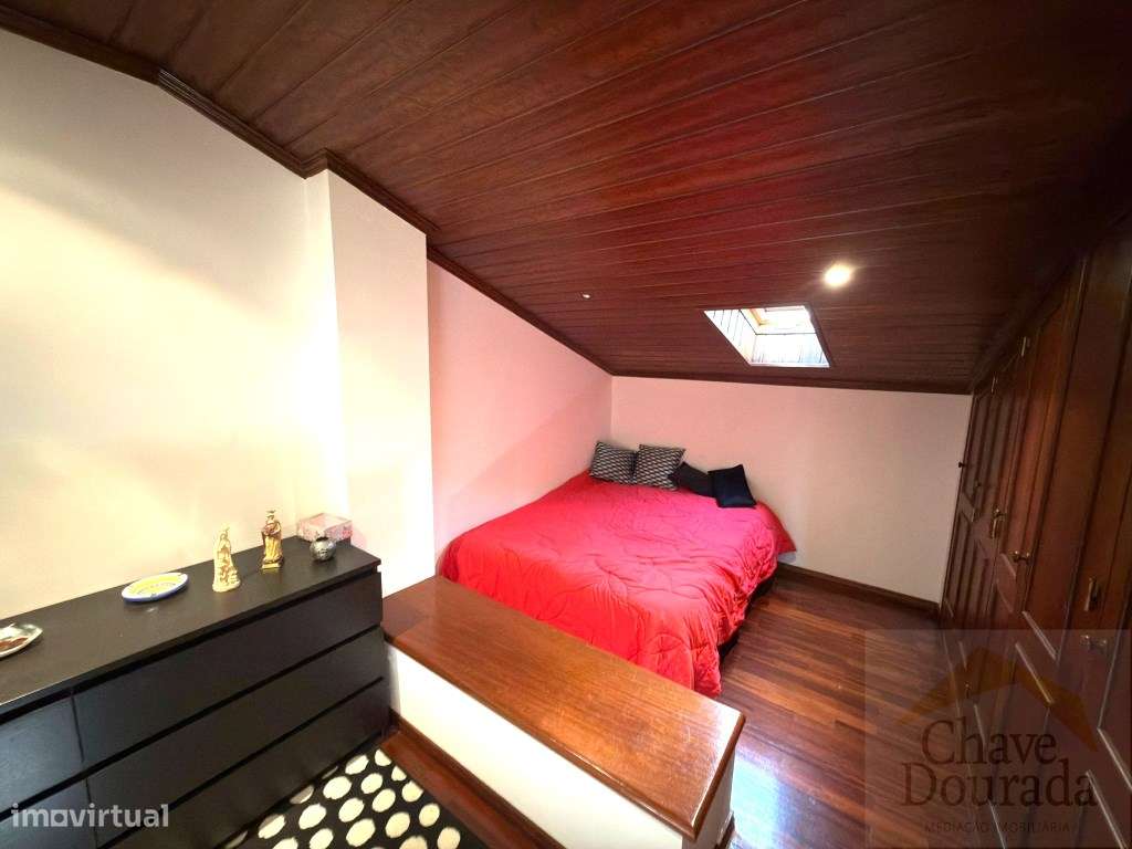 Apartamento T1+2 com garagem, em Santa Clara-19