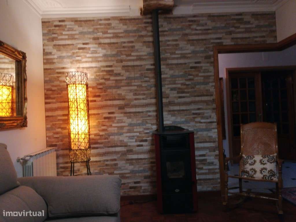 Moradia em Sernancelhe para investimento, com vistas sobre o campo - Grande imagem: 5/32