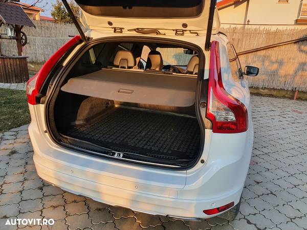 Volvo XC 60 D5AWD Summum - 10