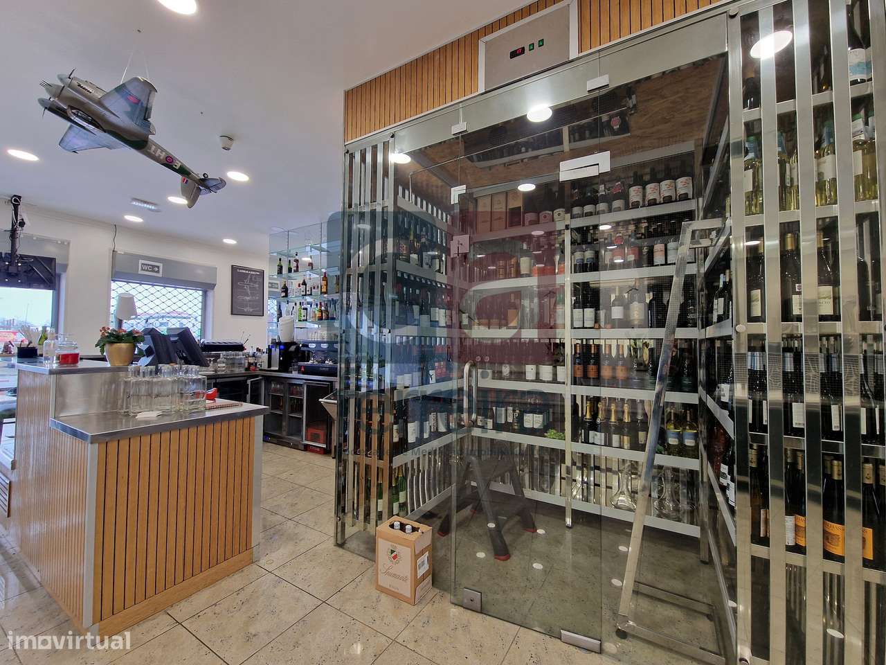 Restaurante composto por três pisos no Coração de Almeirim-14