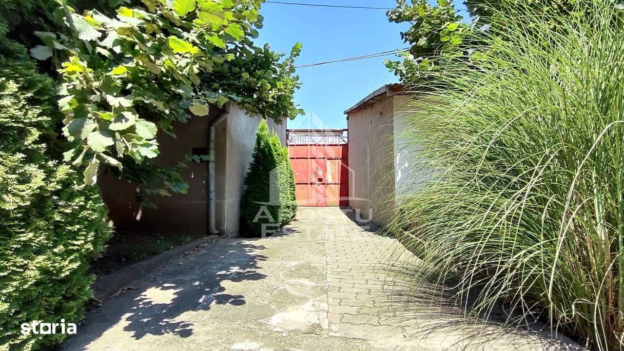 Casa la curte comuna 4 camere, zona Centrala - Imagine principală: 3/20