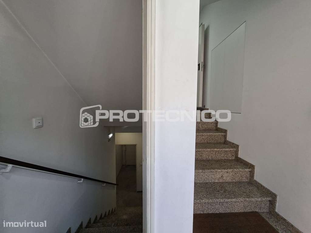 T2 com Excelentes Áreas - Urb. Souto do Rio-20