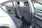 VW Passat 2.0 TDI Business P.DSG - 25