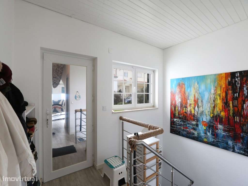 Moradia isolada V2+2 com vista mar na Praia da Légua-19