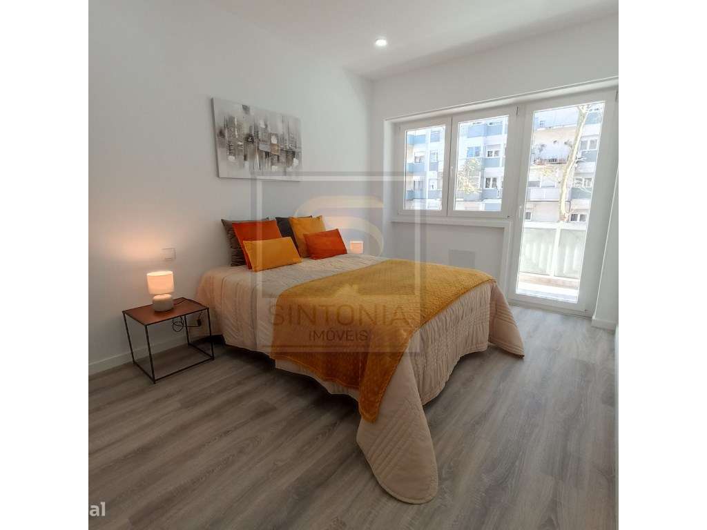 Apartamento T3 Totalmente Remodelado - Benfica-6