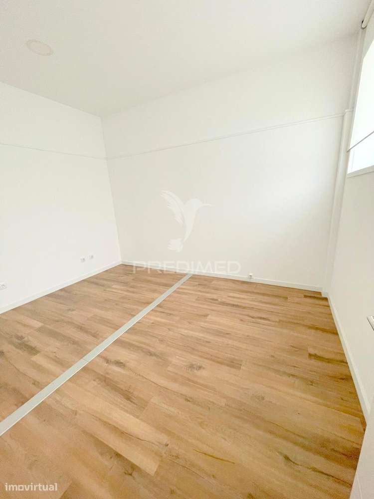 Arrenda-se loja 70 M2 / Matosinhos Sul - Grande imagem: 5/19