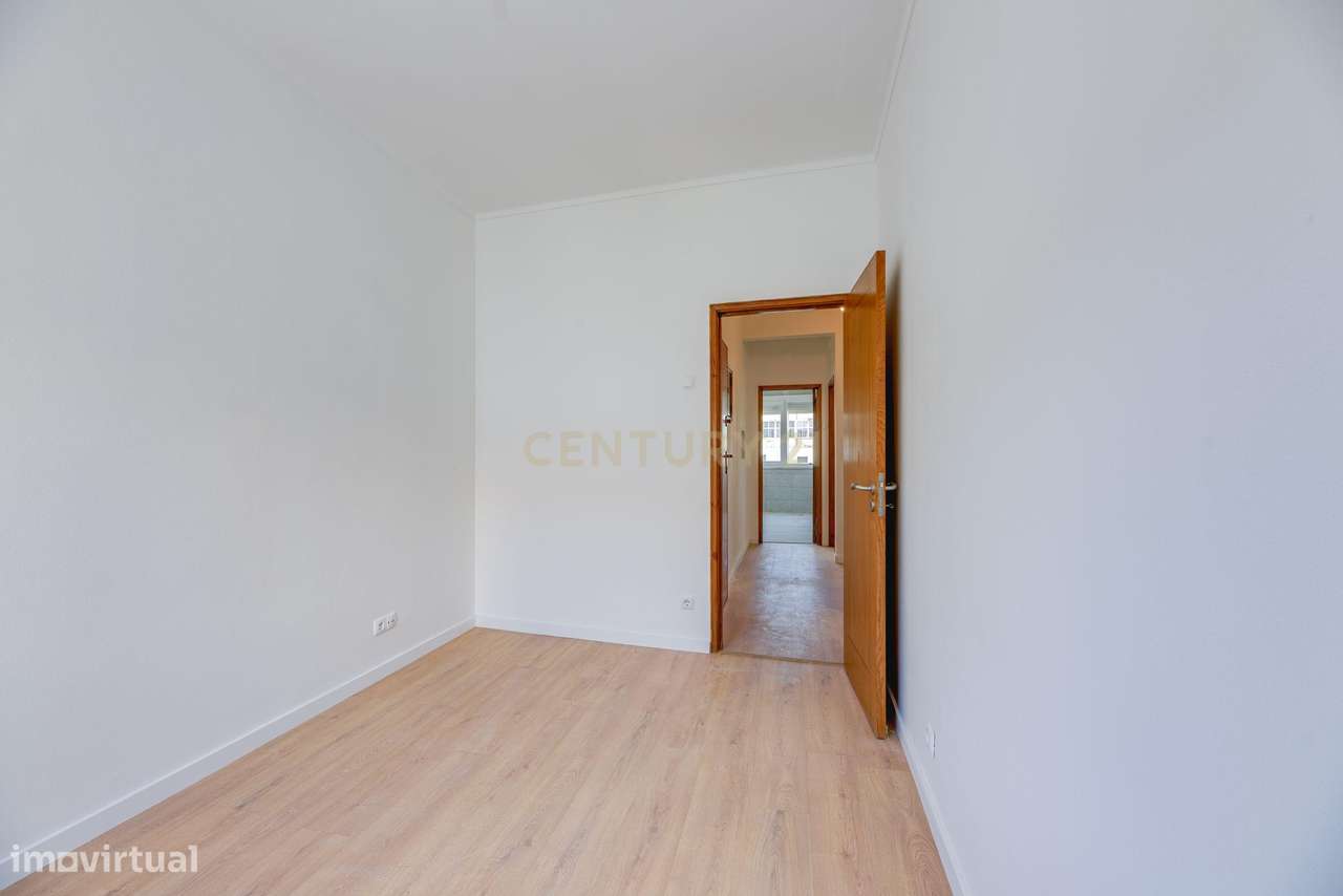 Apartamento T2 Renovado  na venda Nova -  Amadora-7