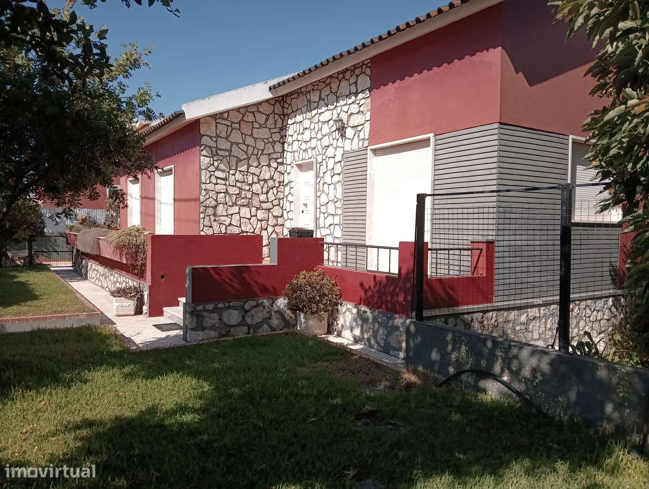 Moradia T6 com Piscina com garagem com alvará alojamento Local-3