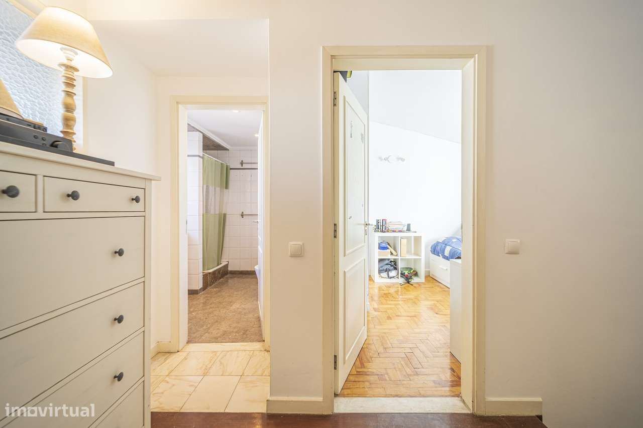 T3 Duplex-Alfragide - Lareira, 3 Casas de Banho, Dispensa e Lavandaria-26