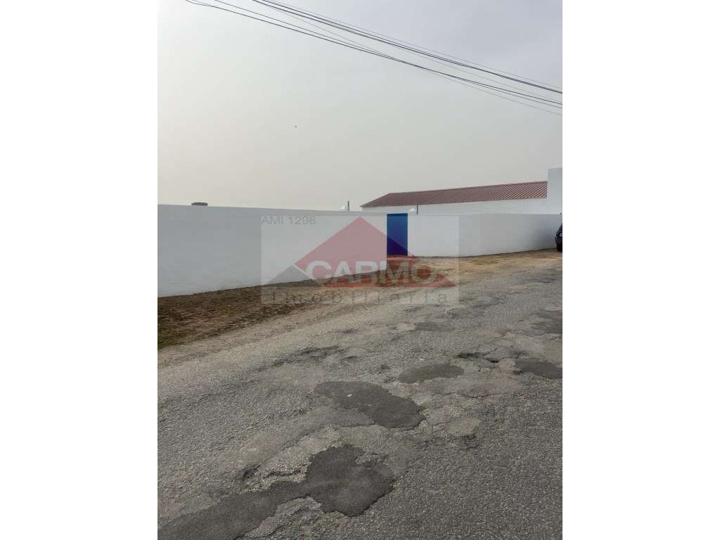 Armazém em Vale Figueira. - Grande imagem: 5/7