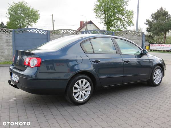 Volkswagen Passat 1.9 TDI Comfortline - 13