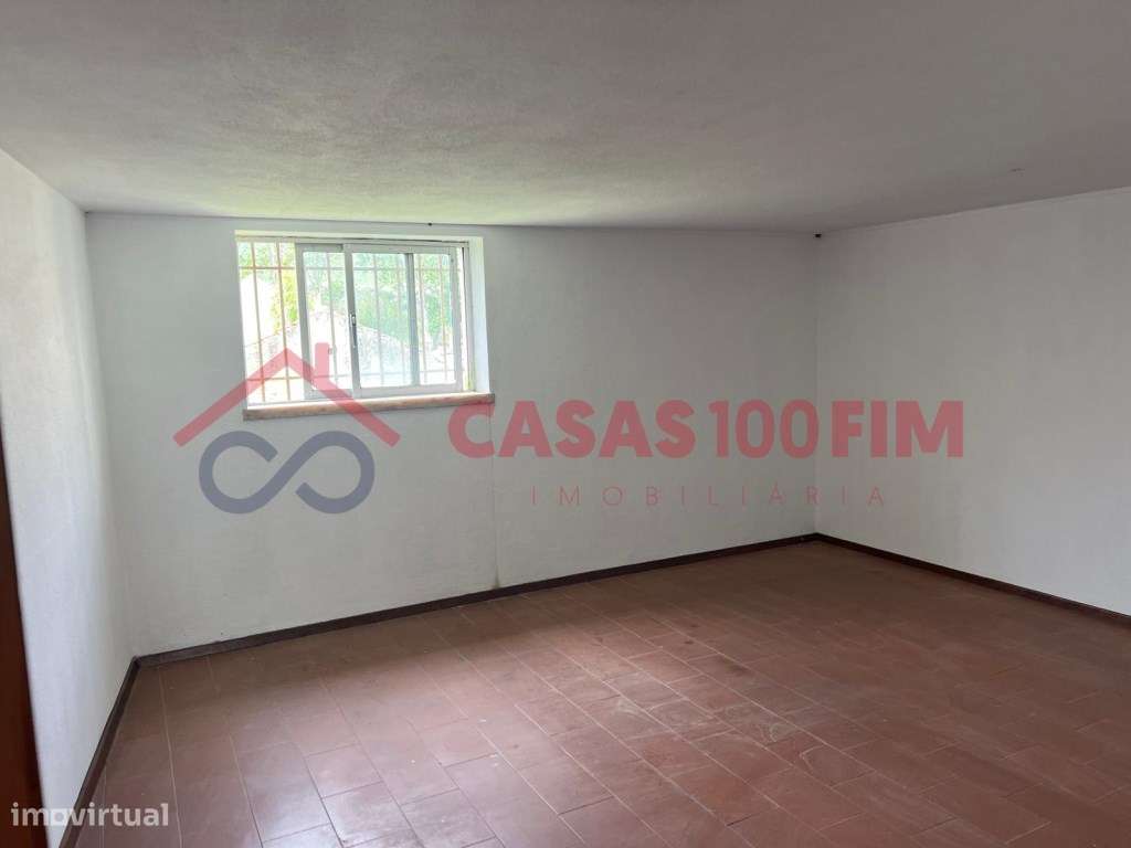 Loja 88 m² para arrendamento no centro de Porto de Mós - Grande imagem: 4/4