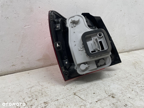 LAMPA TYLNA PRAWA VW POLO 6R - 7