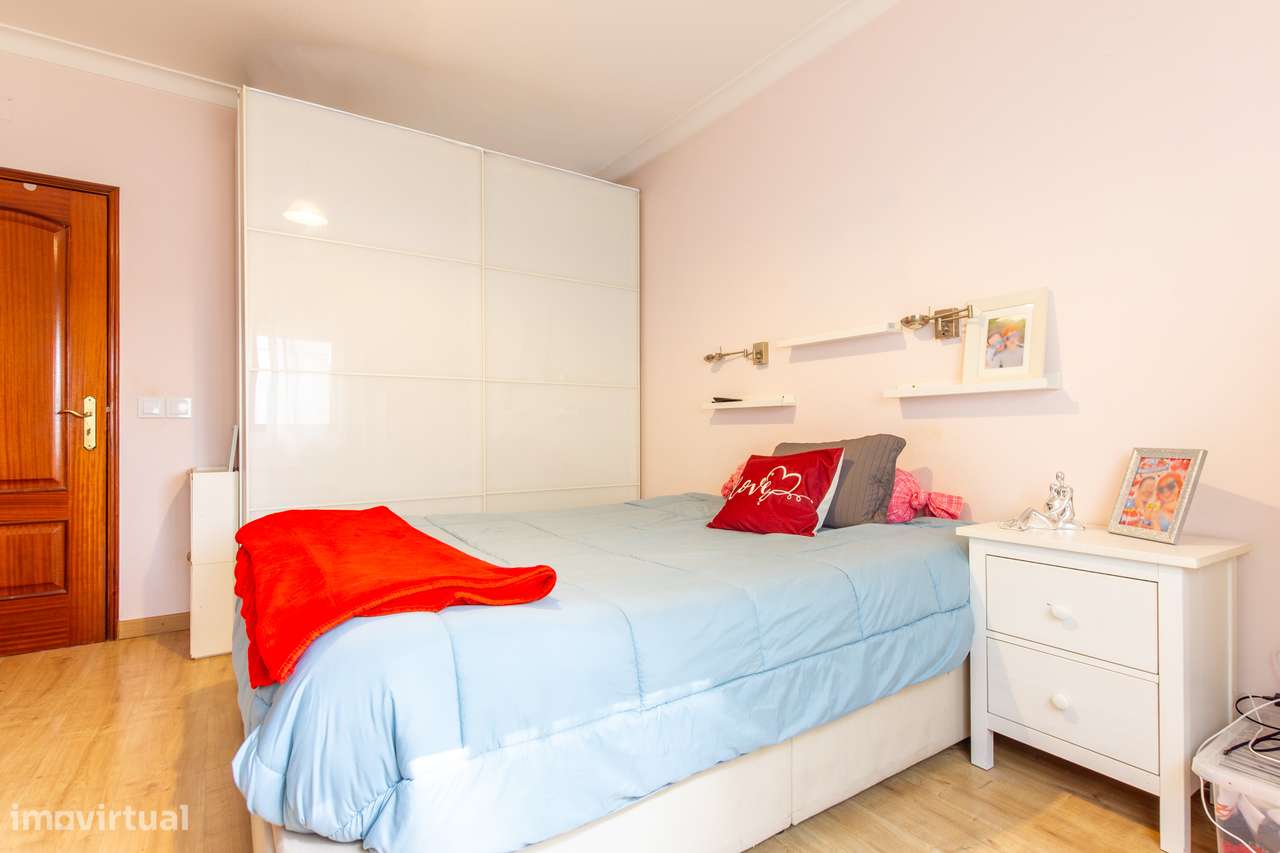 Apartamento T2 na Quinta do Conde-8