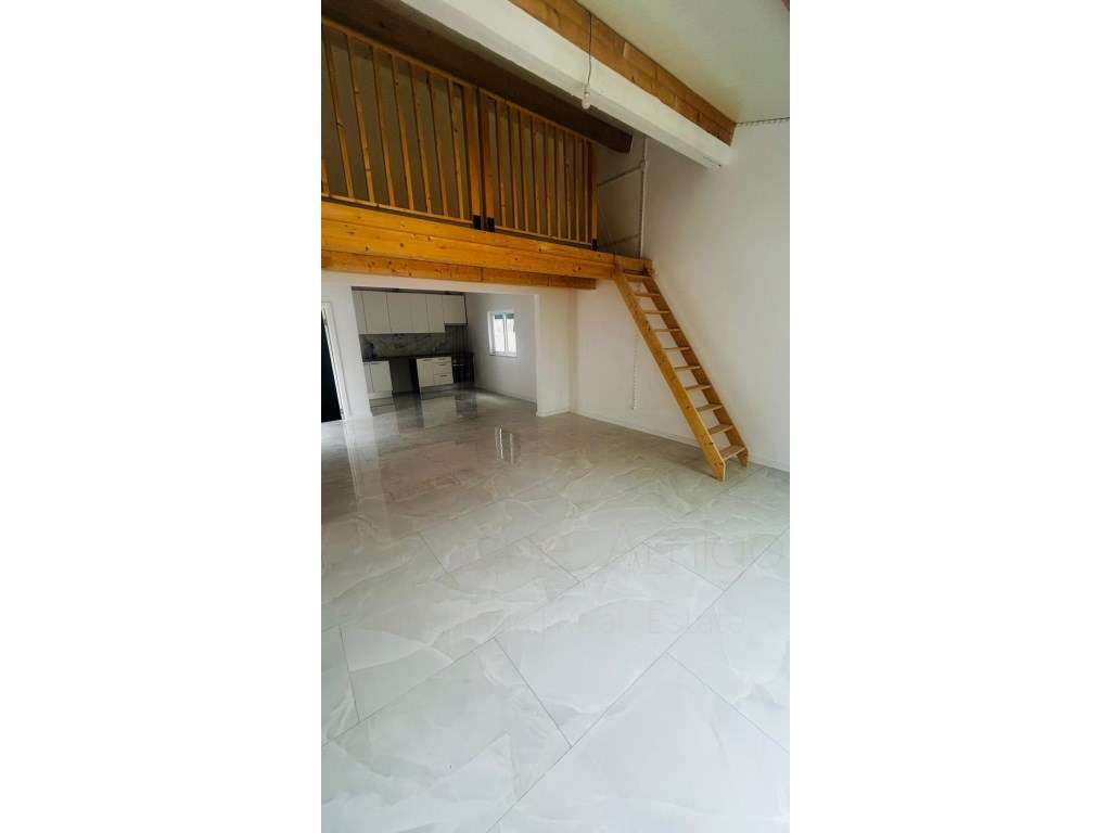 Moradia Isolada T3 em lote de 667m2 em Lagoa de Albufeira, Sesimbra-9