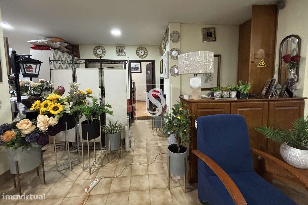 Espaço comercial com 598m2 no centro de Viseu-11