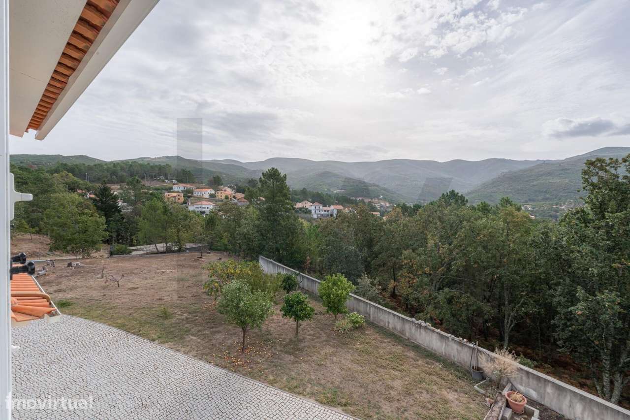 Moradia T4 em Gouveia-30