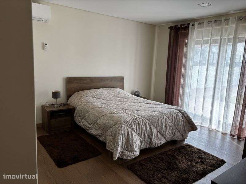 Moradia geminada T4 - Grande imagem: 5/12