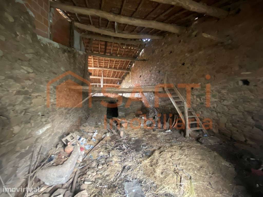 Palheiro em Pedra com 240m² de Terreno em Vinhas-Macedo de Cavaleiros-10