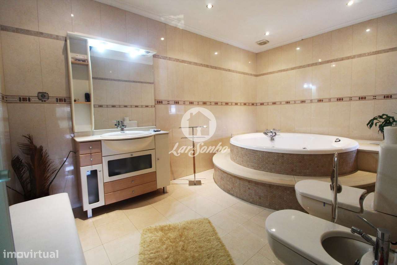 Moradia T3 de Gaveto, com excelentes áreas, localizada em São Cosme...-21