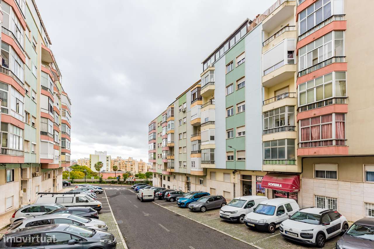 T2 Amadora | Totalmente Remodelado | Varanda-9