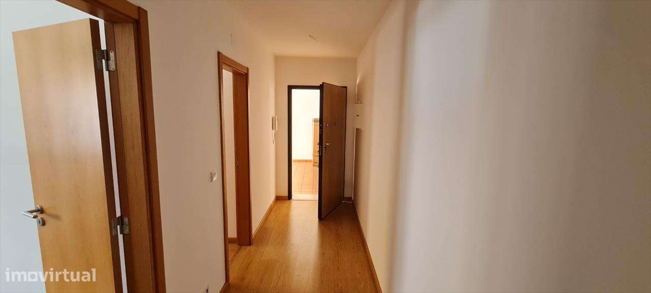 Apartamento T1 no centro de Olhão, inserido no edifício “Ondas do Mar” - Grande imagem: 5/18