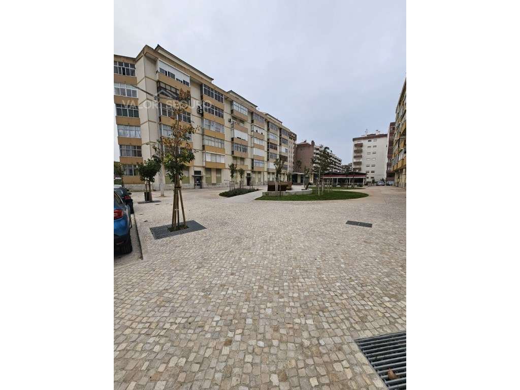 Apartamento T2 na Quinta das Drogas em Alverca do Ribatejo-32