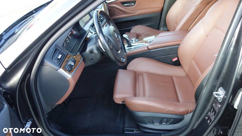 BMW Seria 5 520d Luxury Line - 15