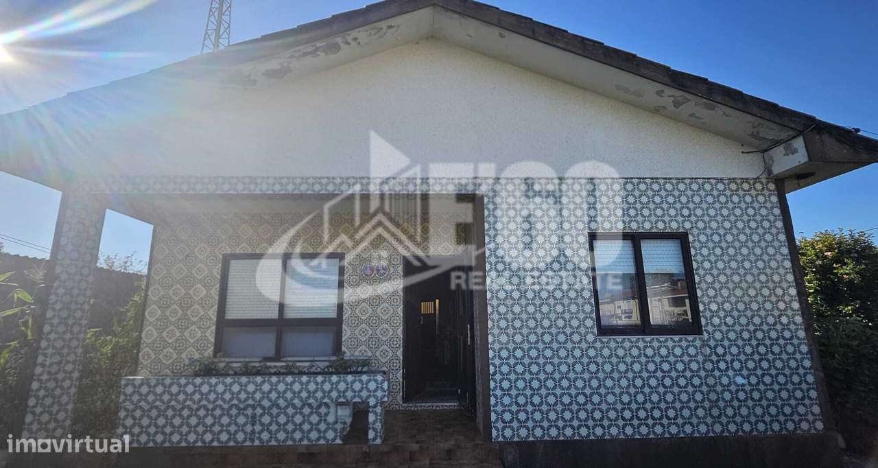 MORADIA TÉRREA COM 4 FRENTES E TERRENO DE 2.375M2 PARAMOS-2