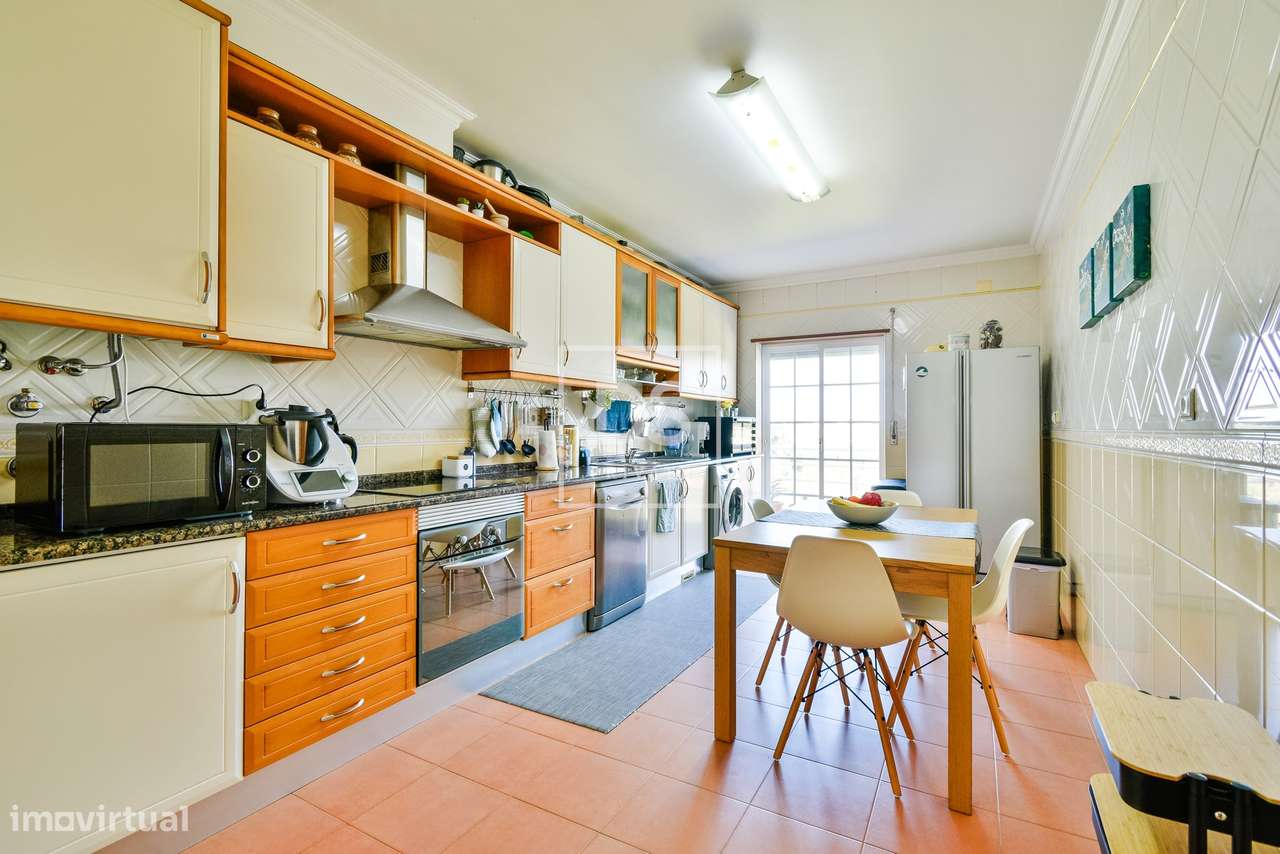 Duplex T2+2 com Terraço e Vista Mar na Ericeira | Estacionamento e Arr - Grande imagem: 4/30