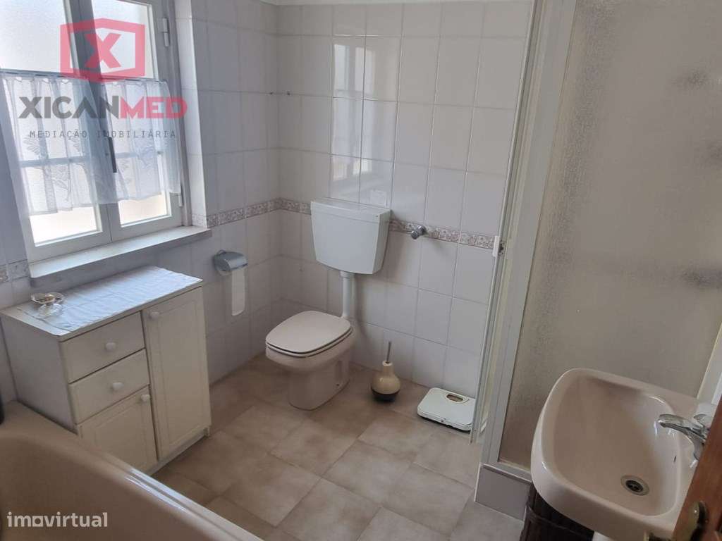 Casa no centro de Almoçageme-15