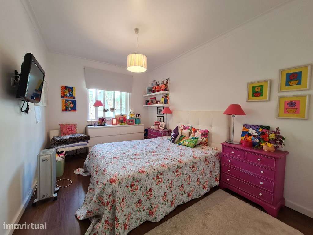 Vende-se T2 com ótima vista de mar-12