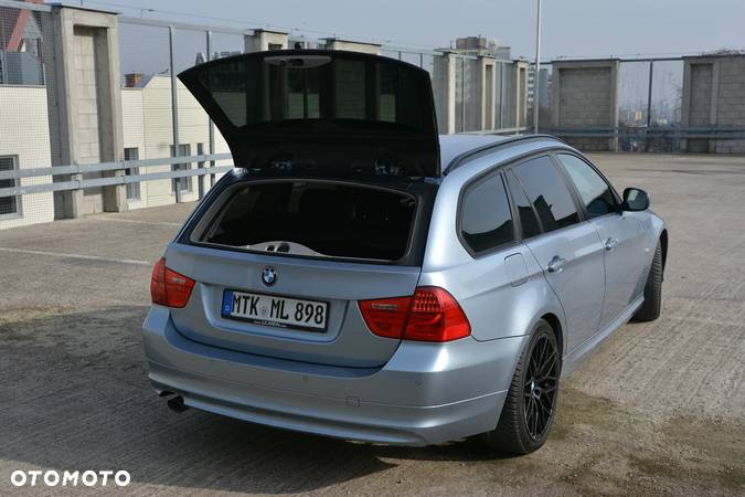 BMW Seria 3 318d Touring Luxury Line - 6