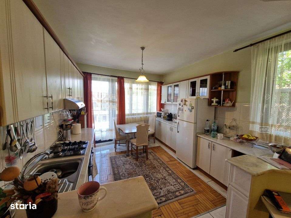 Vila cu Priveliste Panoramica si Versatilitate Unica – Str. Branului-9