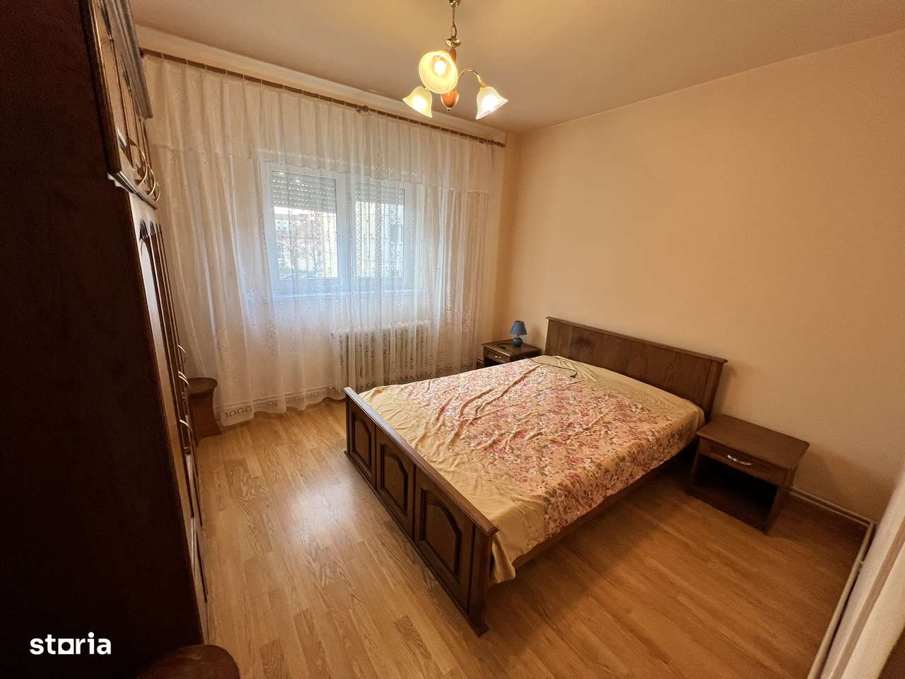 INCHIRIEZ apartament 4 camere decomandat, zona Vasile Aaron - Imagine principală: 4/13